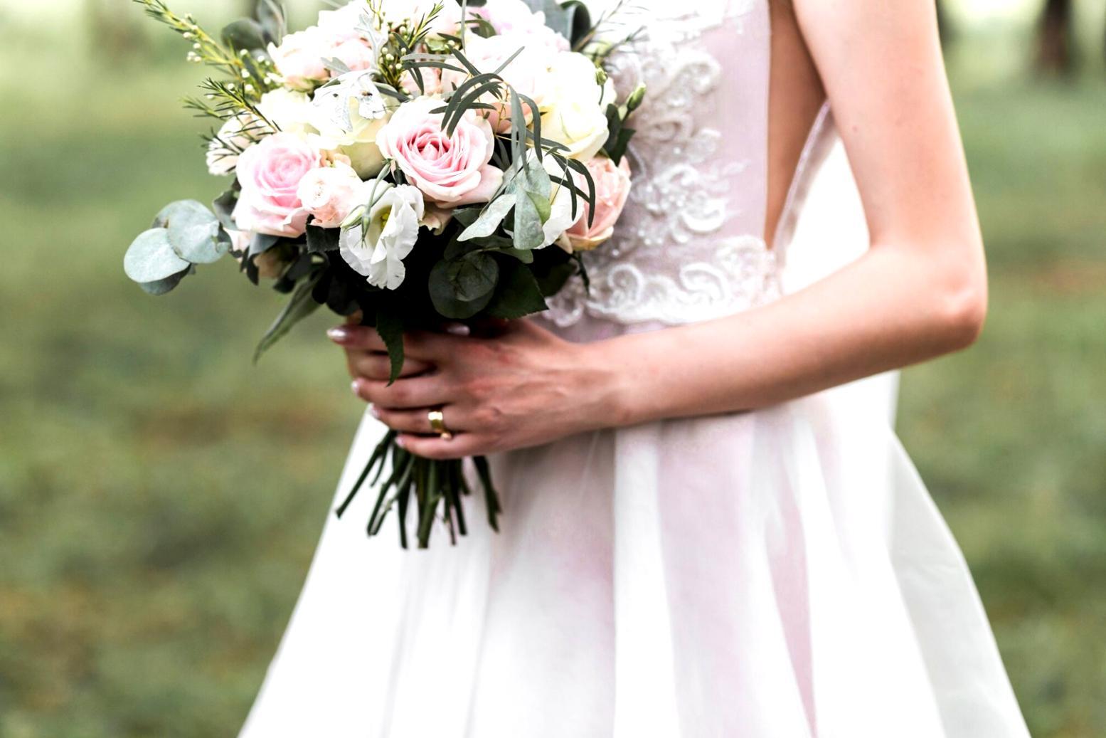 Teilnehmer beim gemeinsamen Austausch in entspannter Lernatmosphäre